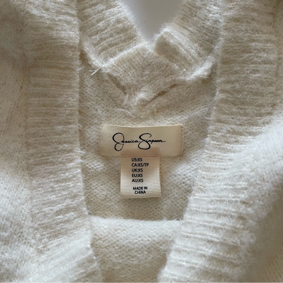 Jessica Simpson White V-neck Fleece Knot Sweater - Picture 5 of 9